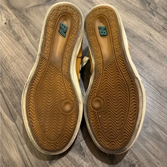 New Balance Men's Tan and Teal Sneakers - Picture 5 of 6